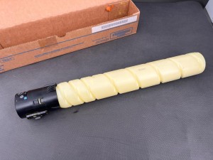 Toner MINOLTA Bizhub c224e C284e C364e c224 c284 c364 YELLOW TN321Y A33K250 używany 369gr