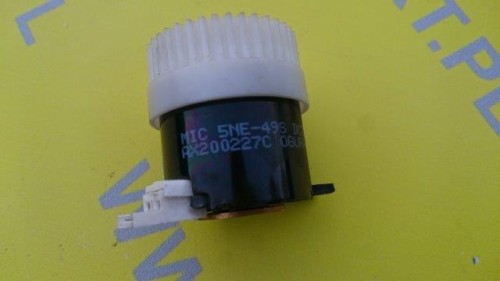 AX200227 (1).jpg