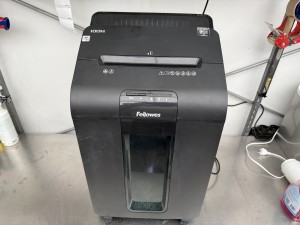 Niszczarka Fellowes 100M | Ścinki | Biuro i dom