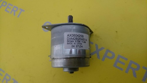 AX060425 (1).jpg